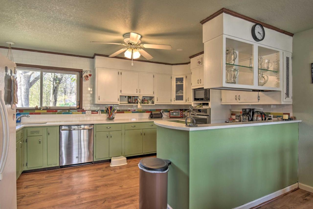 Lakefront Hot Springs Home With Updated Deck And Dock! Exterior foto